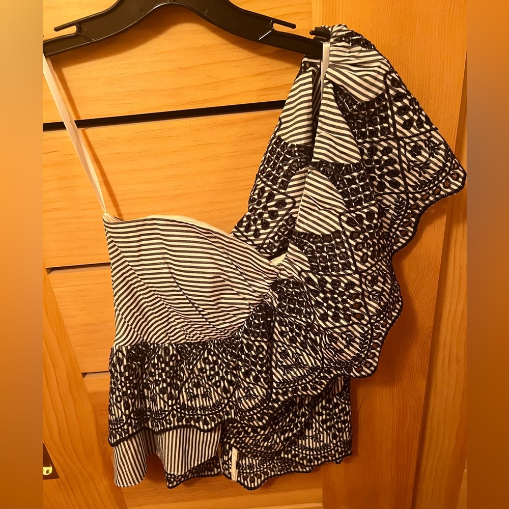 BCBG TOP
